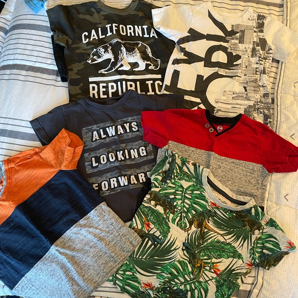 Lot of Toddler Boy 2T T-shirts(7 Shirts)